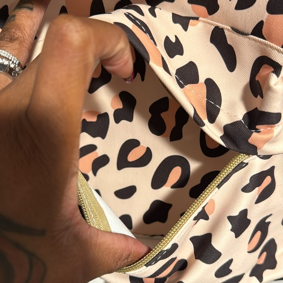 LEOPARD PRINT BACKPACK - Picture 8 of 8